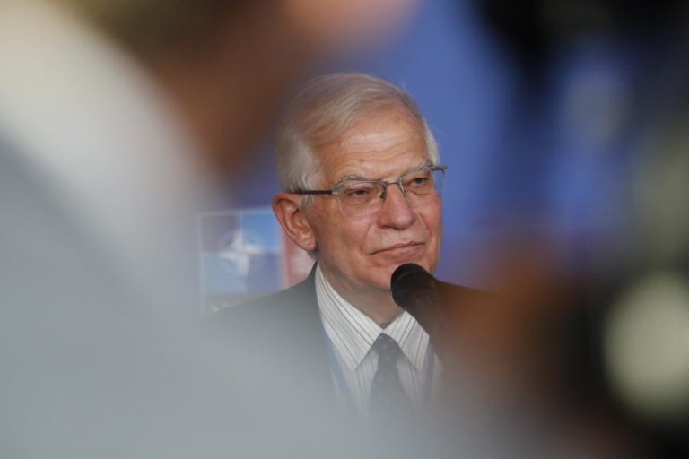 Josep Borrell afirma que UE precisa de migrantes mas o fluxo deve ser regulado