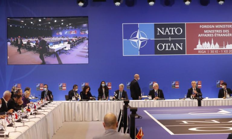 NATO: Comando Militar vai elaborar “com urgência” relatório sobre situação na fronteira da Ucrânia