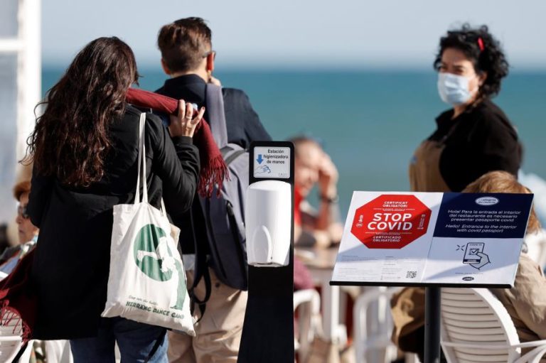 Covid-19: Incidência em Espanha sobe 58 pontos para 381 casos