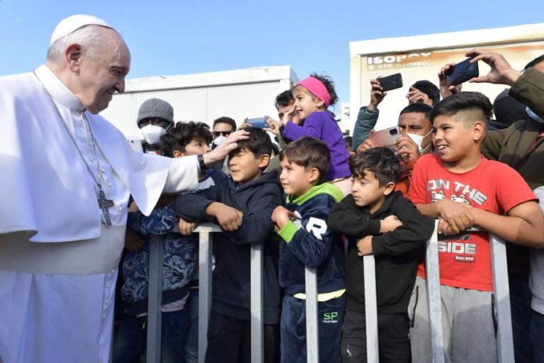 Migrações: Papa Francisco pediu em Lesbos o fim do “naufrágio civilizacional”