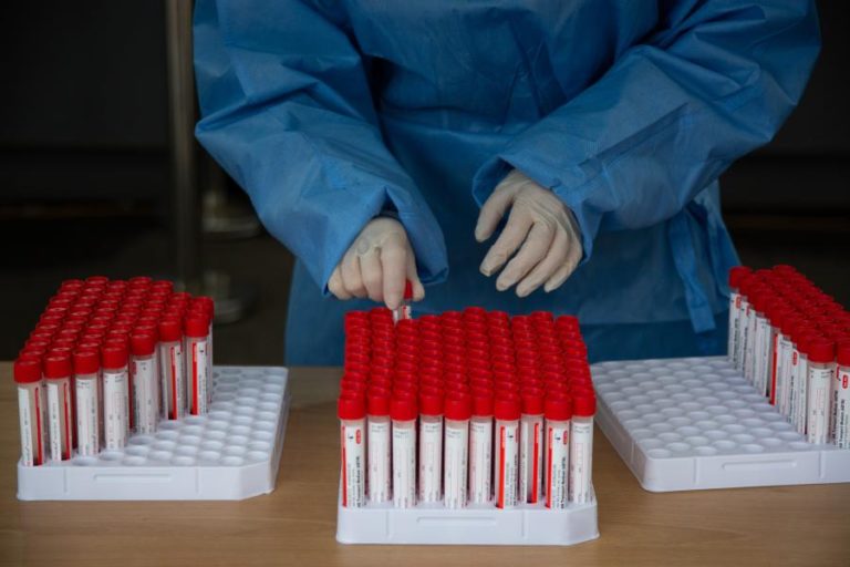 Covid-19: Moçambique deteta 17 casos da variante Ómicron