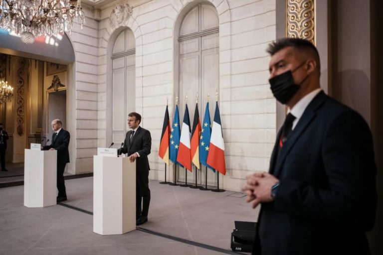 Macron e Scholz com “sólida convergência” de pontos de vista em Paris