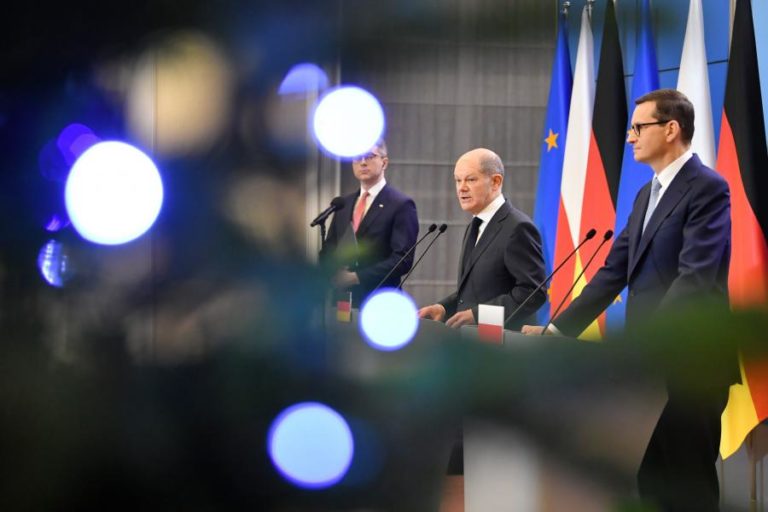 Covid-19: OIaf Scholz garante luta contra movimentos anti-vacinas na Alemanha