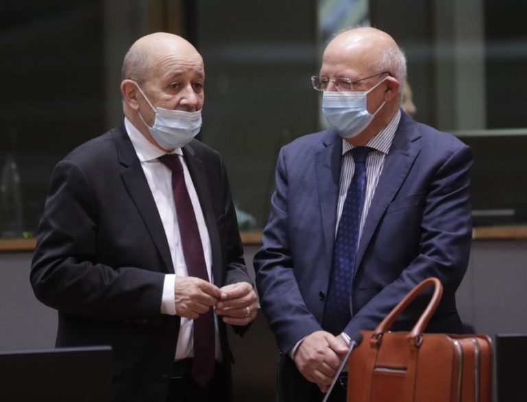 Chegada a Portugal de 270 refugiados afegãos, na maioria jovens de orquestra – MNE