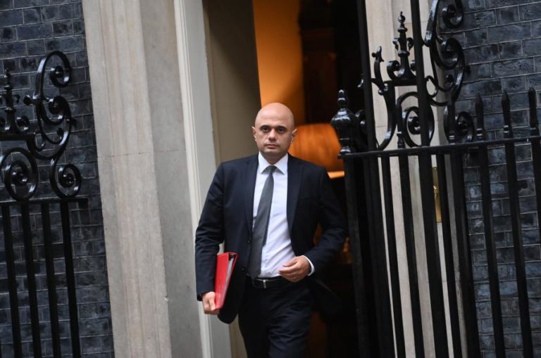 Covid-19: Governo britânico remove Angola e Moçambique da “lista vermelha” de viagens