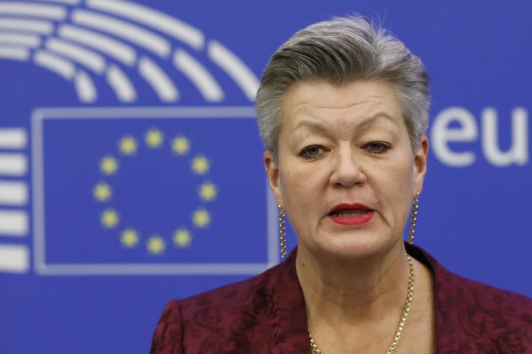 A migração é uma solução e não um problema, diz comissária europeia