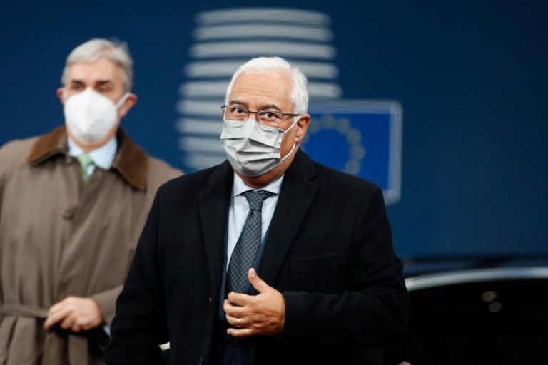 António Costa congratula-se com êxito da cirurgia do Presidente da República