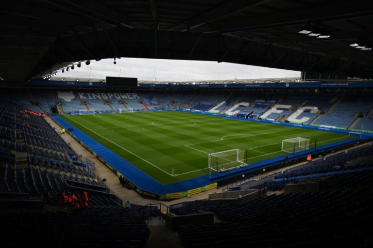 Covid-19: Aumento de casos em Inglaterra adia grande parte da jornada de futebol