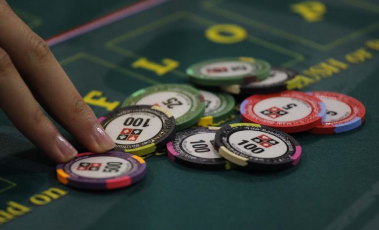 Fitch coloca todos os casinos de Macau com perspetiva negativa