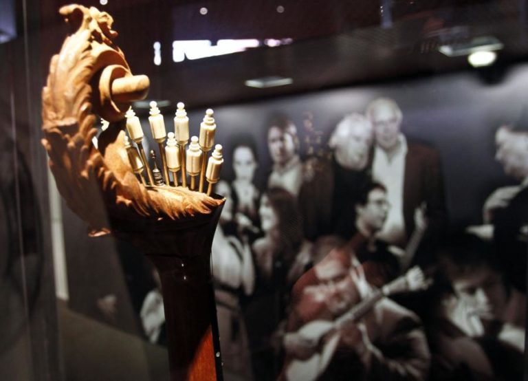 Mais de 200 anos de história da guitarra portuguesa reunidos em livro