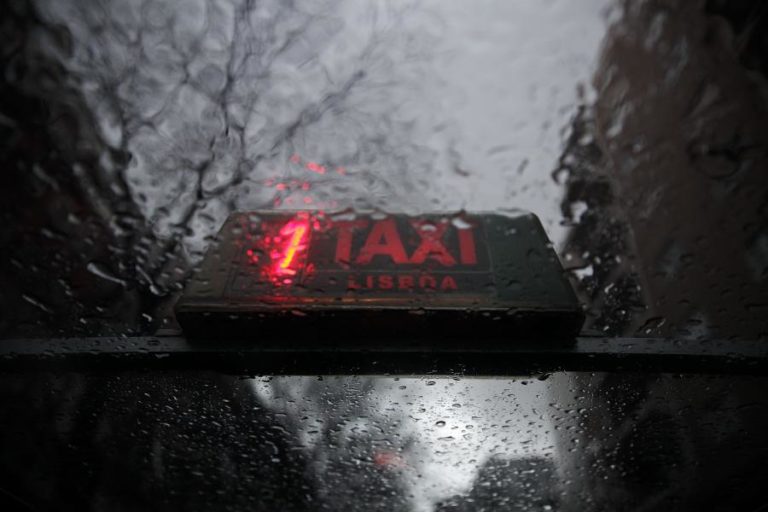 Crise/Energia: Apoio aos combustíveis de táxis e autocarros prolongado até final de março
