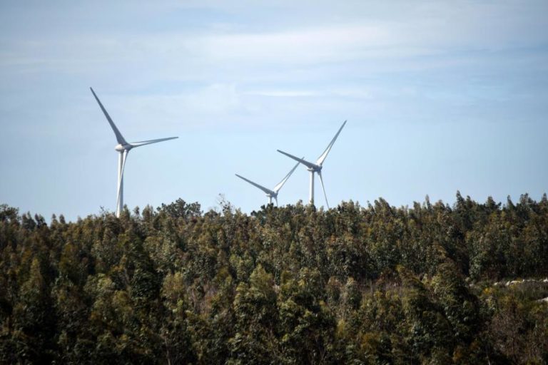 Produção renovável abastece 59% do consumo de eletricidade em 2021