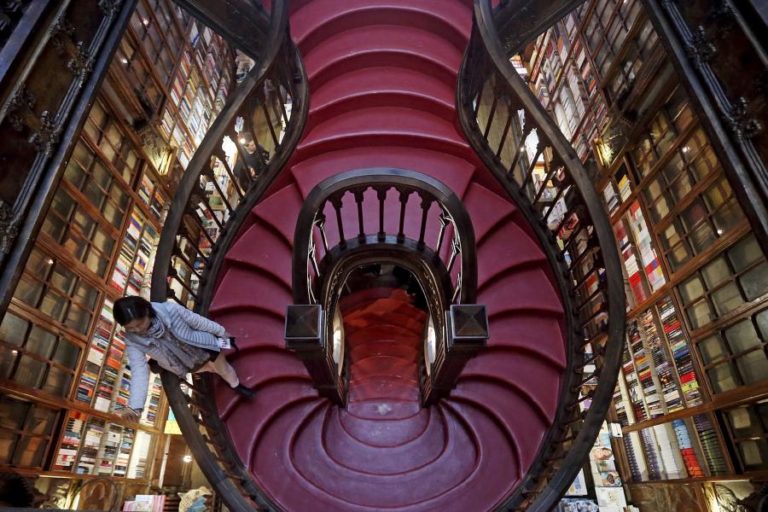Livraria Lello no Porto em vias de ser classificada como monumento nacional