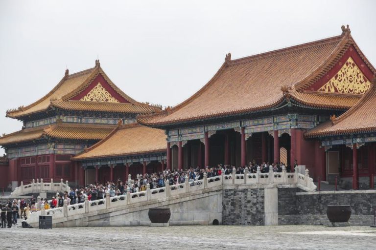 Ações judiciais ameaçam imprensa estrangeira na China — Correspondentes