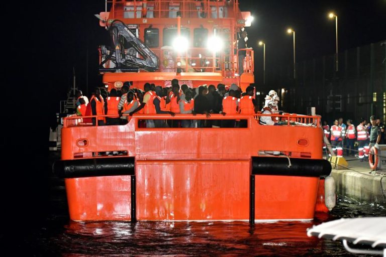 Mais de 300 migrantes resgatados ao largo das Canárias