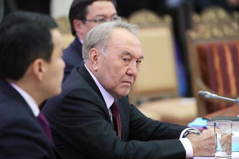 Cazaquistão: Ex-presidente reaparece após motins e manifesta apoio a Tokayev