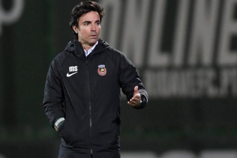 Mário Silva oficializado como novo treinador do Santa Clara