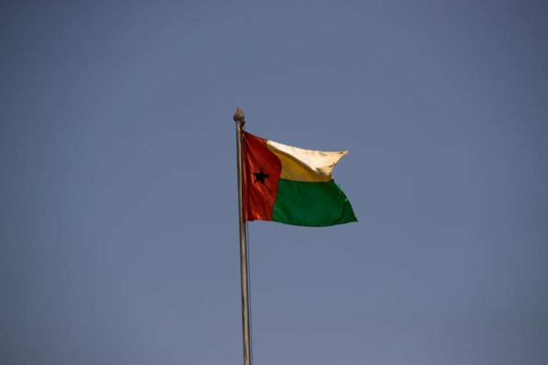 PR da Guiné-Bissau exonera três ministros e três secretários de Estado