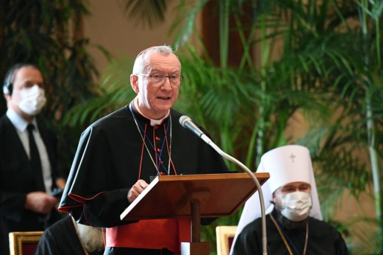 Covid-19: Secretário de Estado do Vaticano e seu ‘número dois’ testam positivo