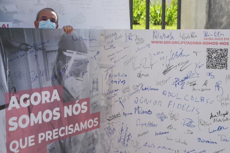 Mais de 700 enfermeiros de Lisboa entregam abaixo assinado contra “injustiça” laboral