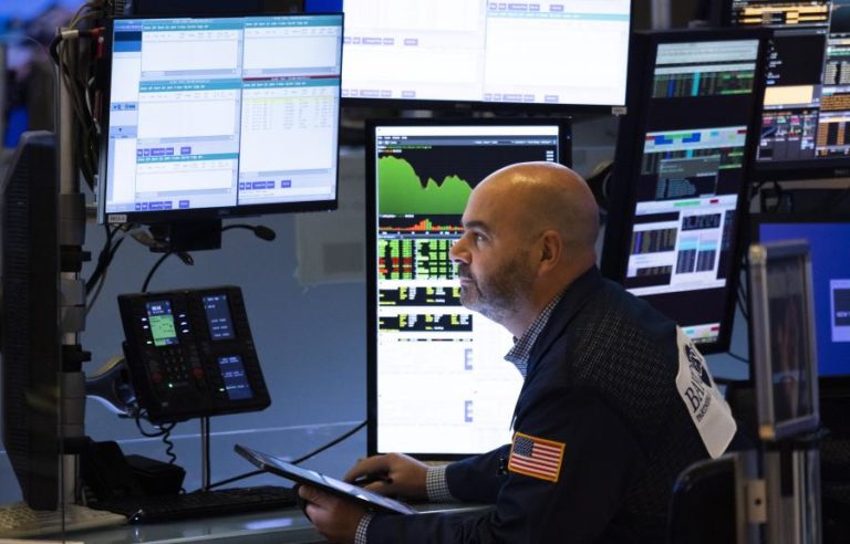 Wall Street abre semana em forte queda por subida de rendimentos obrigacionistas