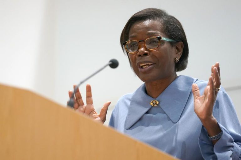 Mais dois militares da GNR suspensos por suspeitas de agredirem imigrantes em Odemira