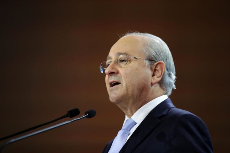 Legislativas: Rio reitera posicionamento ao centro para responder a críticas de PS e Chega