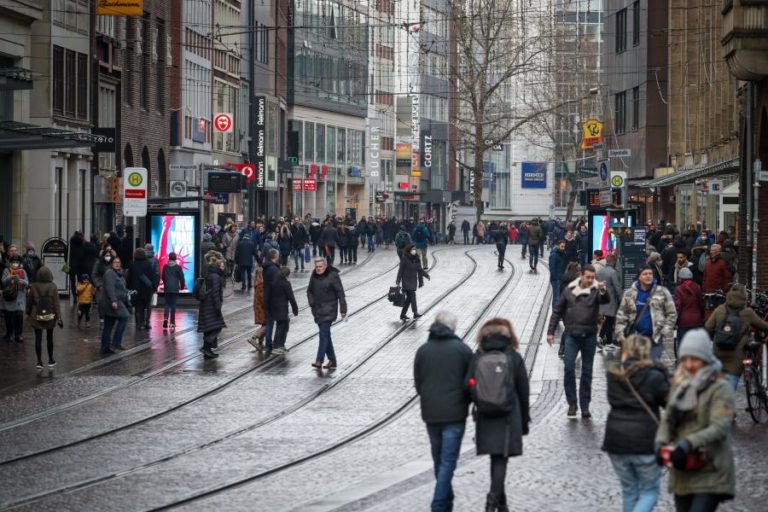 Covid-19: Incidência do vírus na Alemanha continua a aumentar
