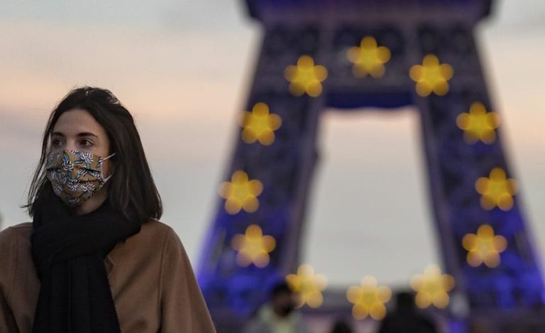 Covid-19: França perto dos 300.000 novos casos diários — ministro