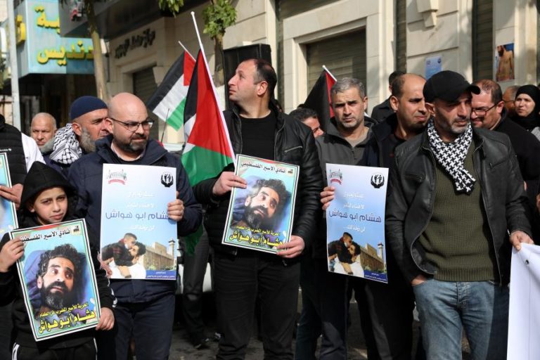 Prisioneiro palestiniano termina greve de 140 dias após chegar a acordo com Israel