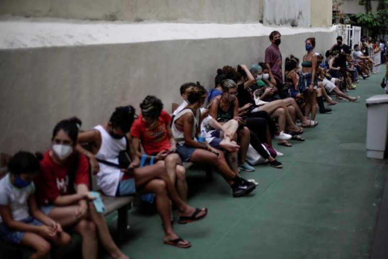 Brasil encerrou 2021 com mais de 70% das famílias endividadas