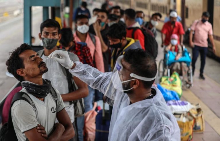 Covid-19: OMS contabiliza recorde de 2,6 milhões de novos casos em 24 horas