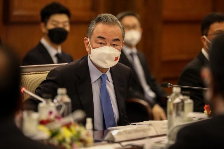 China e Irão dão início a acordo estratégico para cooperação económica e política