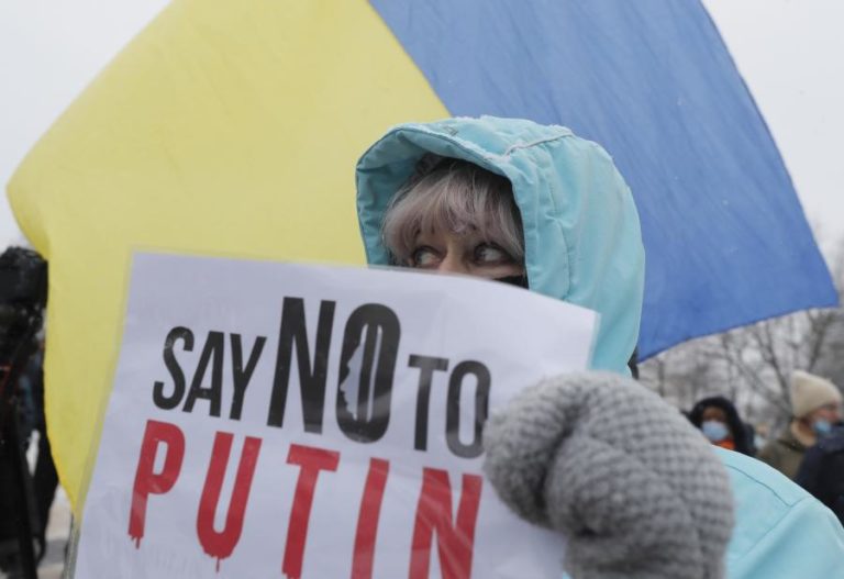 Ucrânia: Ausência da União Europeia das negociações é culpa da Rússia — Analista