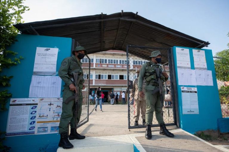 Venezuela: Oposição insta militares a cumprirem a legislação eleitoral