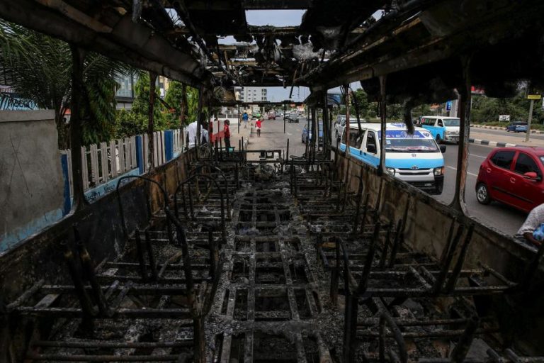 Três taxistas condenados a penas de prisão e 72 libertados após tumultos em Luanda