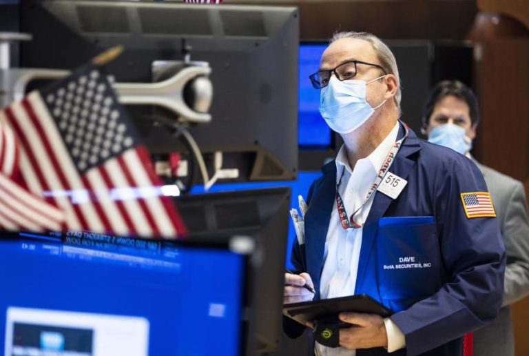 Setor da tecnologia leva Wall Street a fechar em baixa