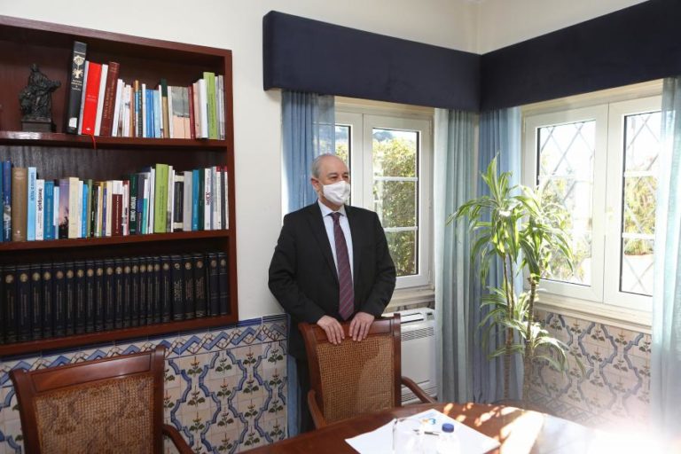 Legislativas: Rio diz que Costa parte em “desvantagem” para debate por não dar “respostas claras”