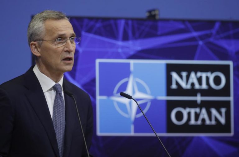 Ucrânia: NATO tem “diferenças significativas” com Rússia, mas está “disponível para dialogar”