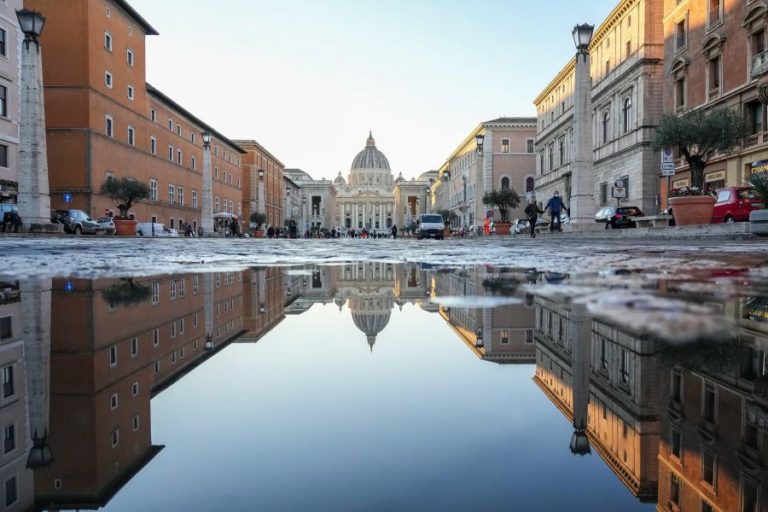 Covid-19: Infeções e quarentenas podem condicionar eleição de Presidente de Itália