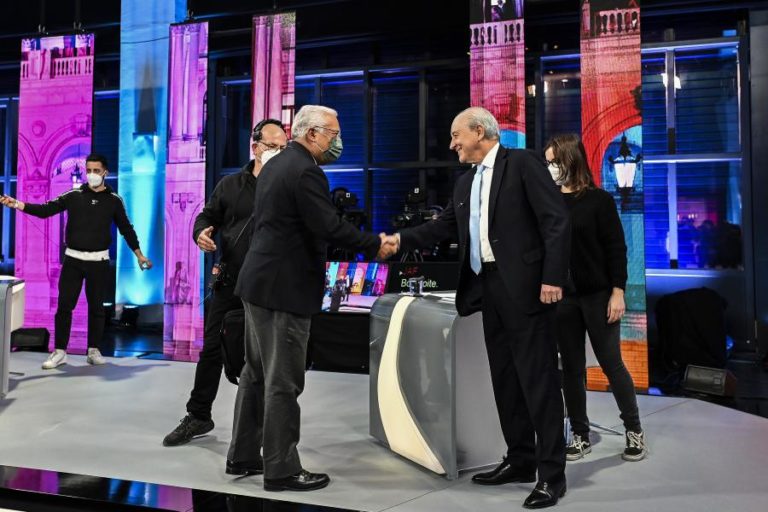 Legislativas: Rio quer resolver “fraca resposta” do SNS, Costa acusa-o de querer classe média a pagar saúde