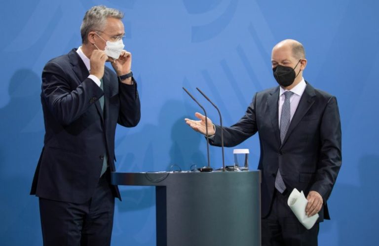 Ucrânia: Stoltenberg e Scholz excluem resposta militar a eventual intervenção da Rússia