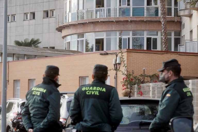 Sobe para seis número de mortos em incêndio num lar de idosos em Espanha