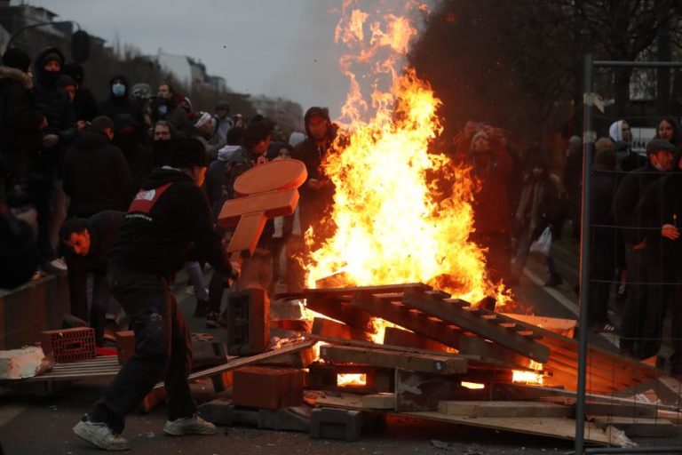 Covid-19: Mais de 12 feridos e 70 detidos em protestos em Bruxelas – polícia