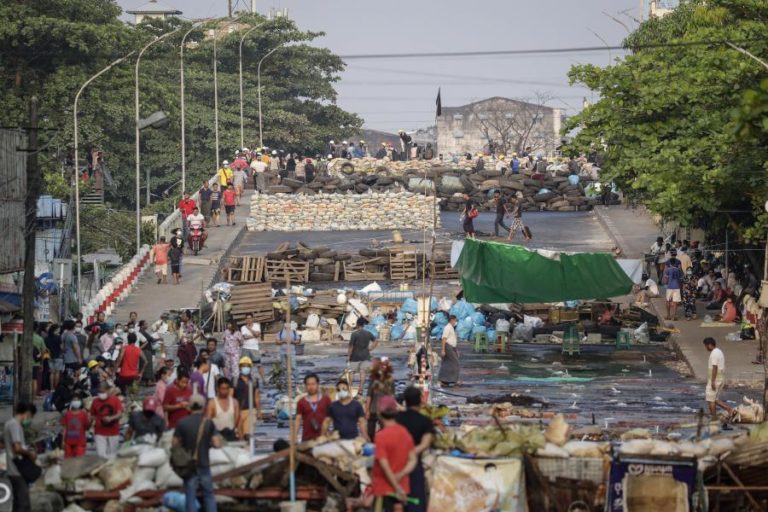 Myanmar: Dezenas de detenções para evitar protesto no aniversário do golpe