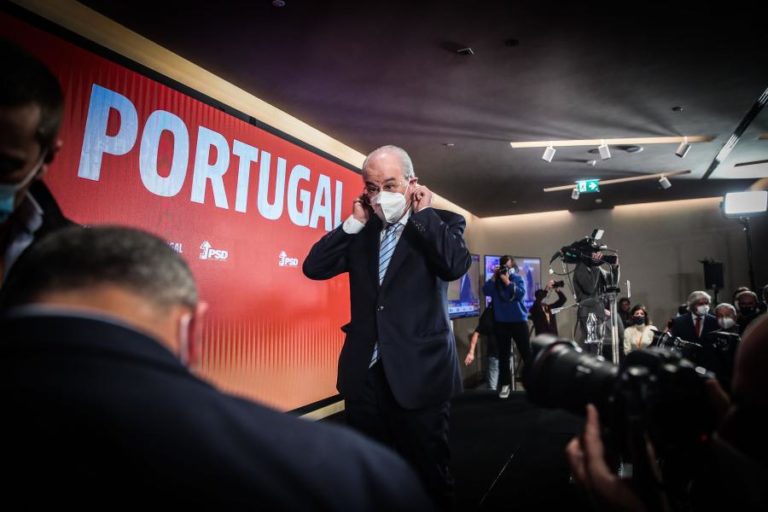 Legislativas: Rio responde a jornalista em alemão e conferência de imprensa termina mais cedo