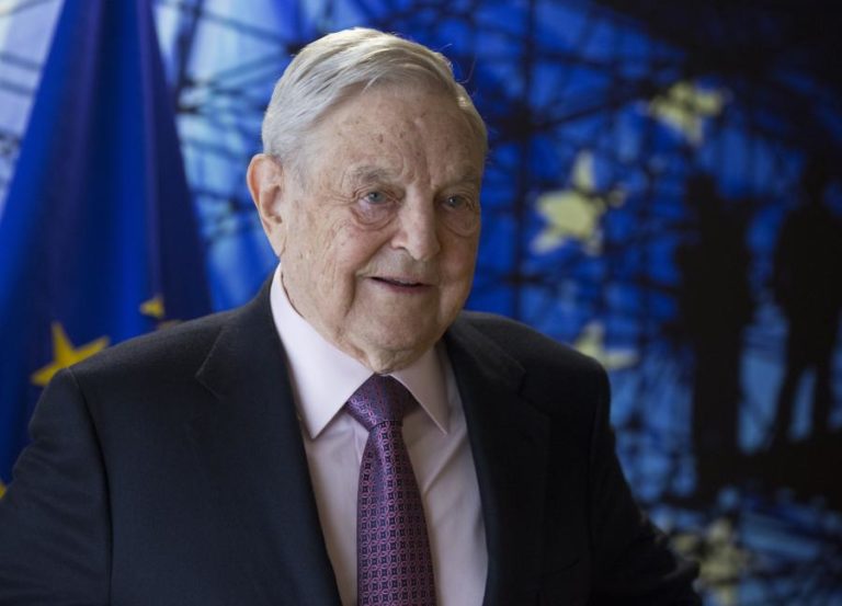 Ómicron e crise do imobiliário ameaçam manutenção de Xi Jinping no poder – George Soros