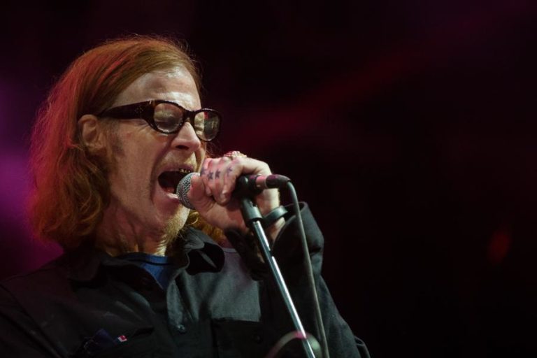 Mark Lanegan, líder da banda Screaming Trees, morre aos 57 anos