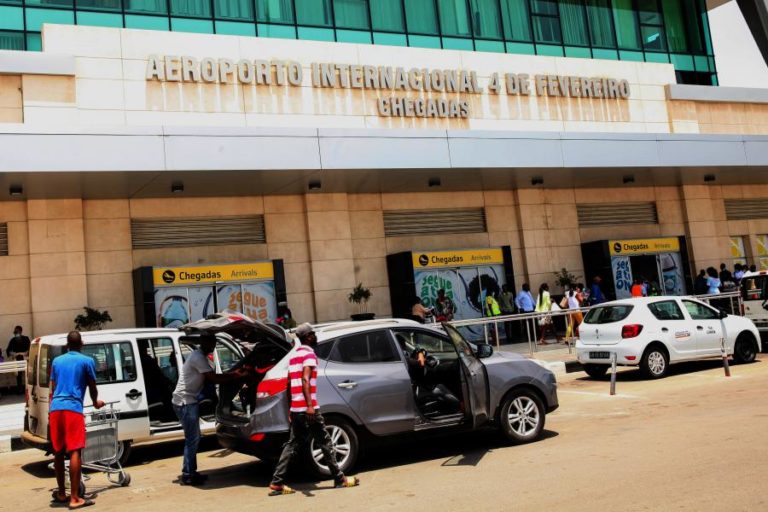 Covid-19: Luso-angolano detido três dias por alegado teste falso no aeroporto de Luanda
