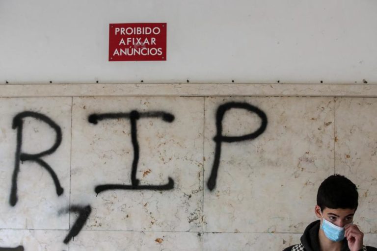 Covid-19: Especialista diz que pandemia provocou rutura nos padrões comunicacionais